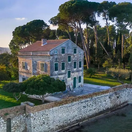 Iris Near Corfu Town Apartment Kontokali